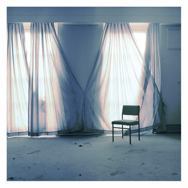 Le rideau et la chaise, 2014, Jeanne Fredac © Adagp, Paris, 2021